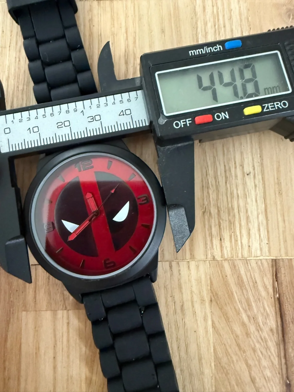 Marvel Deadpool black and red watch NEW BATTERY